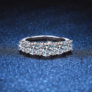 Sparkling S925 sterling silver five-stone moissanite ring with round brilliant cut diamonds