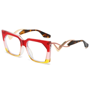 Fashion oversized square gradient glasses with flame-style metal temples in 45-degree view
