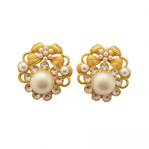 Vintage gold pearl flower stud earrings with sparkling crystals for elegant women