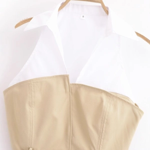 Haut licou chic pour femme avec col de chemise blanc et corsage patchwork de couleur kaki