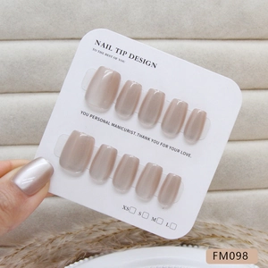 Short square press-on nails in iridescent grey-purple cat eye finish with 10 pieces