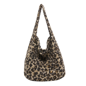 Faux fur leopard print tote bag with large capacity and stylish shoulder strap design