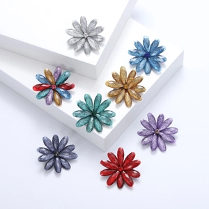 Korean Style Elegant Flower Brooch Rhinestone Alloy Floral Pin Fashion Jewelry For Women Suit Decoration Clothing Accessories