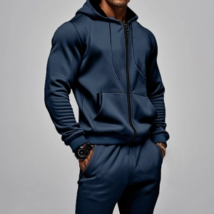 Vue détaillée du survêtement en polaire bleu marine pour homme avec sweat à capuche