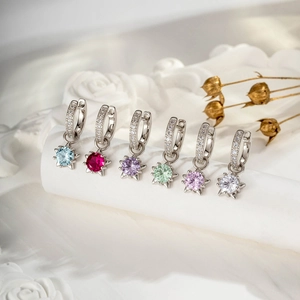 Star Pendant Hoop Earrings Copper Colorful Zircon Inlaid Niche Design Dainty Ear Buckle For Women Fashion Jewelry