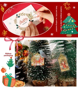 Vue détaillée d'autocollants de Noël avec Père Noël et couronnes pour agendas DIY