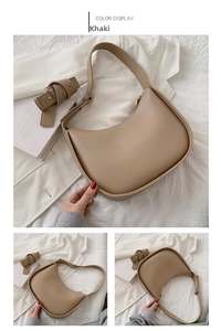Vue détaillée du sac hobo kaki en cuir lisse avec une bandoulière réglable pratique