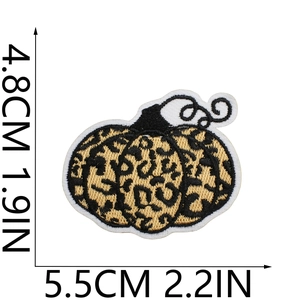 Detailed size chart of a leopard print pumpkin embroidered patch with dimensions 4.8x5.5 cm