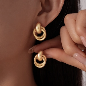 Boucles Oreilles Créoles Géométriques Métal Mat Anneaux Entrelacés Design Avec Tige En Acier Pour Femmes Moderne Minimaliste