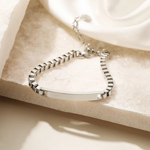 Minimalist silver stainless steel chain bracelet with adjustable rectangular ID plate