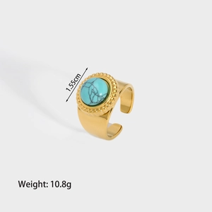 Macro shot of 18K gold stainless steel ring with 1.55cm turquoise stone inlay