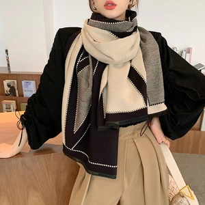 Winter geometric V-letter cashmere-feel scarf with color-block patterns and soft tassels