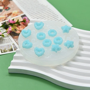Round silicone mold with heart and star shapes for DIY candy and doughnut making
