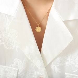 Collana Con Pendente a Stella in Acciaio al Titanio Minimalista per Donna Collana a Medaglione Bussola Placcata in Oro 18K