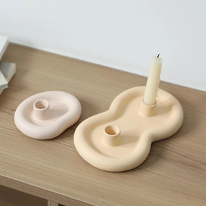 Ceramic Candle Holder Matte Minimalist Cloud Organic Shape Tabletop Decoration Nordic Modern Home Decor Aesthetic Centerpiece