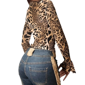 Sexy leopard print long sleeve top with deep V-neck and slim fit for women in autumn fashion