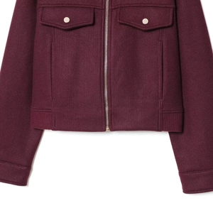 Giacca corta in lana bordeaux alla moda con cerniere argentate e dettagli tasche