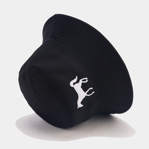 Chapeau bob classique noir en coton avec broderie de cheval blanc vue de côté