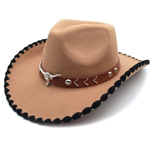 Western cowboy hat in camel felt with bull head leather band and black stitched edge