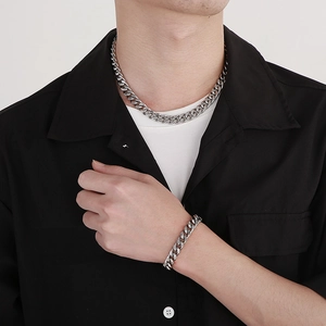 Silbernes Panzerketten-Set mit Halskette und Armband aus Edelstahl für Hip-Hop-Style