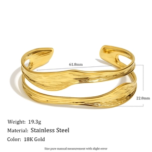 18K gold-plated double-layer stainless steel bangle featuring wave patterns and brushed texture