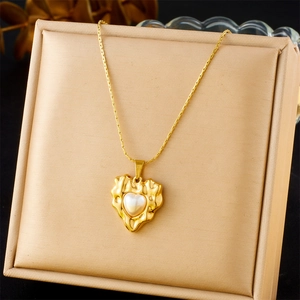 Heart Pendant Necklace Stainless Steel With Irregular Metal Artificial Pearl Retro Gold Plated Elegant Jewelry For Women