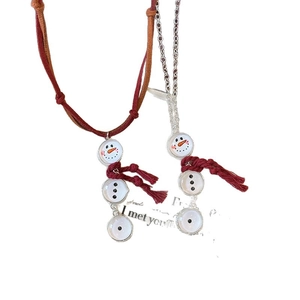 Collier gland bonhomme de neige avec cordon en daim marron et chaîne argentée