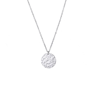 Minimalist silver geometric hammered round pendant necklace with elegant link chain
