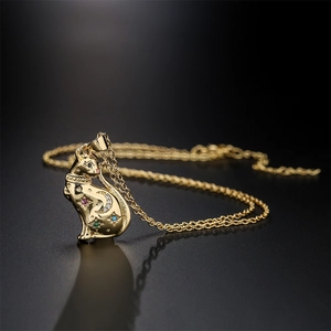 Exquisite gold-plated cat pendant necklace with colorful micro-inlaid zircon crystals