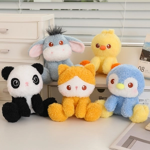 Fünf niedliche Stofftiere wie Panda und Pinguin für Kinder und als Heimdekoration