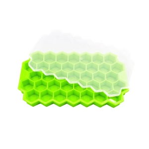 Green honeycomb 37-grid silicone ice cube tray with clear lid for creative DIY cooling