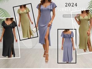 Détails de la robe d'été en satin avec manches à volants, col en V et fente latérale