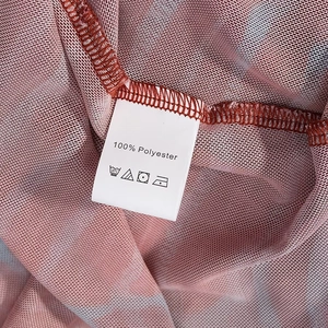 Détail de la doublure en 100% polyester avec instructions d'entretien et étiquette