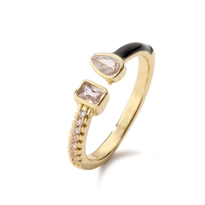 Anello aperto minimalista placcato oro con smalto nero e accenti geometrici in zircone