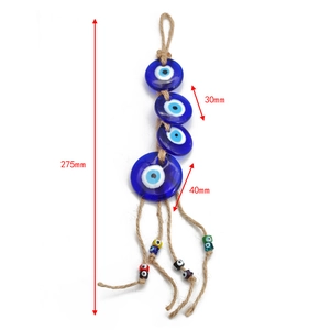 Dettaglio di ornamento malocchio con perla di vetro 40mm e dimensioni di 275mm