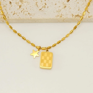 Collier en acier inoxydable doré avec pendentifs étoile et damier sur pierre