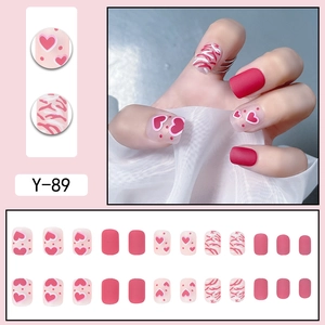 Unghie finte corte con cuori rosso e rosa opaco stile carino per donna Y-89