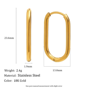 Boucles d'oreilles créoles ovales en acier doré 18 carats avec dimensions et poids