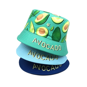 Chapeaux bob pour enfants imprimé avocat en vert et bleu pour protection solaire