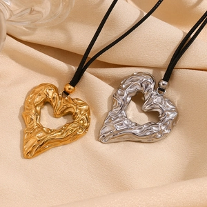 Heart Pendant Necklace Stainless Steel Molten Hammered Texture Hollow Heart Retro Niche Style Jewelry For Women