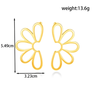 French style golden flower petal earrings with size dimensions and weight info