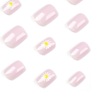 Glossy light purple press-on nails featuring white daisy patterns and a short square shape