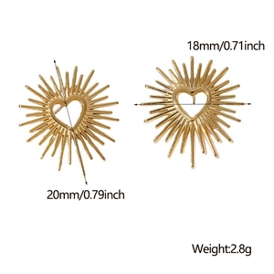 Detailed size chart showing golden heart studs measuring 18mm by 20mm and 2.8g weight