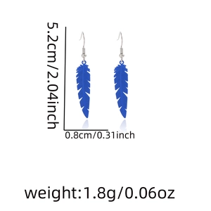 Detailed dimensions of bohemian blue feather earrings with precise height and weight measurements