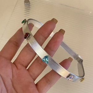 Cerchietto argentato con gemme multicolori a forma di cuore per ragazze