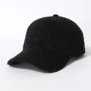 Casquette de baseball noire en tricot d'hiver chaud avec texture en mohair duveteux épais