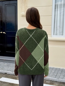 Pull en tricot pour femme avec motif à losanges vert et marron pour un look décontracté