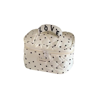 Quilted heart pattern cosmetic bag with LOVE handle and large storage capacity
