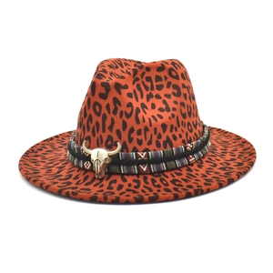 Chapeau fedora en laine léopard orange avec accessoire tête de buffle dorée rétro