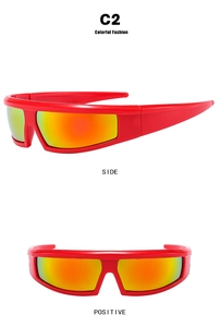 Double vue de lunettes de soleil sport Y2K rouges avec verres dégradés orange et monture